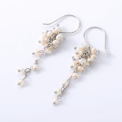 ホワイトゴールドフックピアス