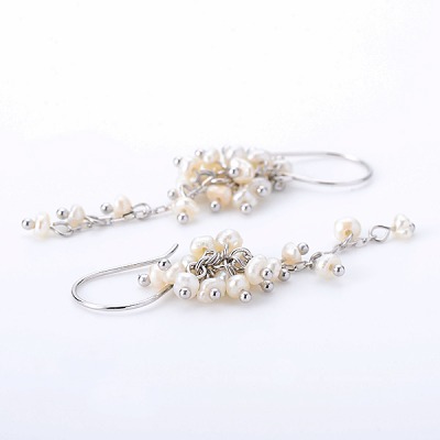 ホワイトゴールドフックピアス