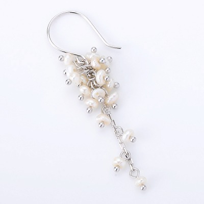 ホワイトゴールドフックピアス