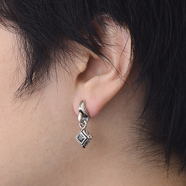 シルバースタッドピアス(片耳用)