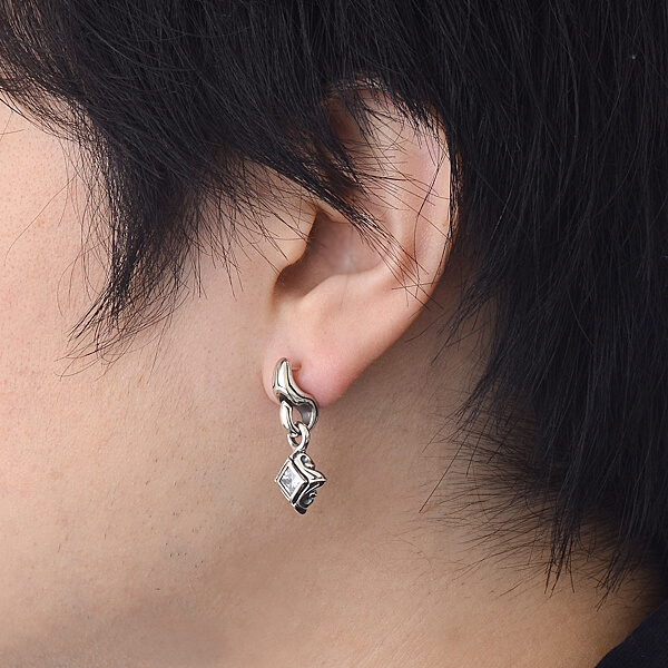 シルバースタッドピアス(片耳用)