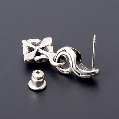 シルバースタッドピアス(片耳用)