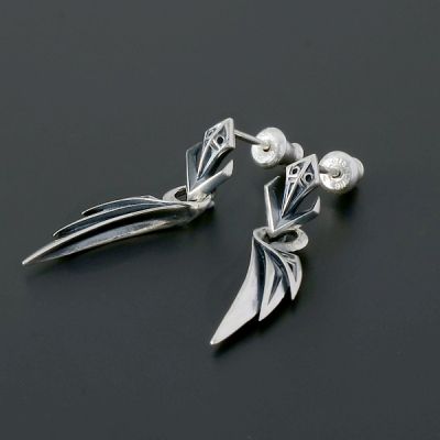 シルバースタッドピアス