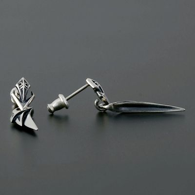 シルバースタッドピアス