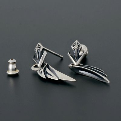 シルバースタッドピアス