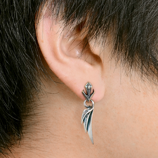 シルバースタッドピアス