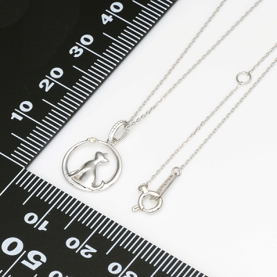 ホワイトゴールドネックレス