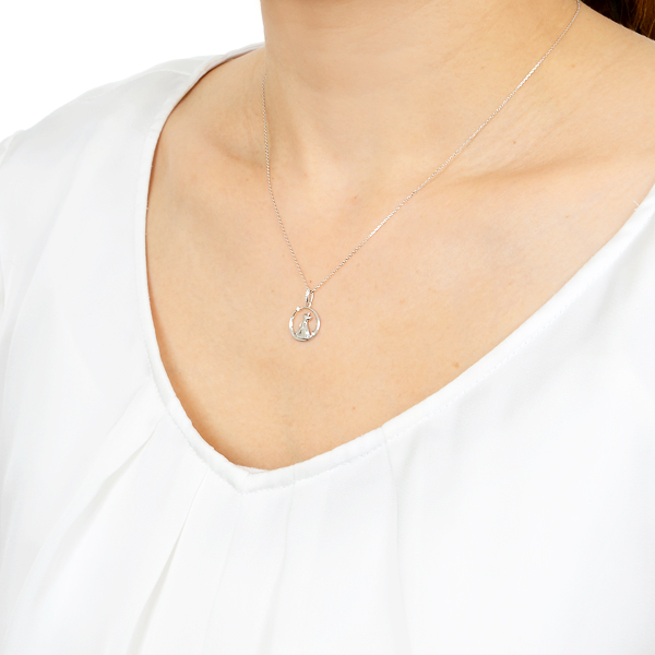 ホワイトゴールドネックレス