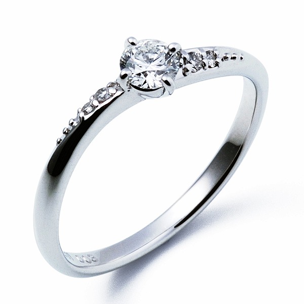 THE KISS Anniversary プラチナエンゲージリング