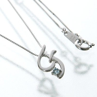 ホワイトゴールドネックレス