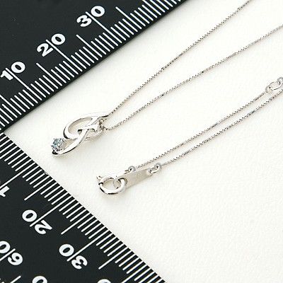 ホワイトゴールドネックレス