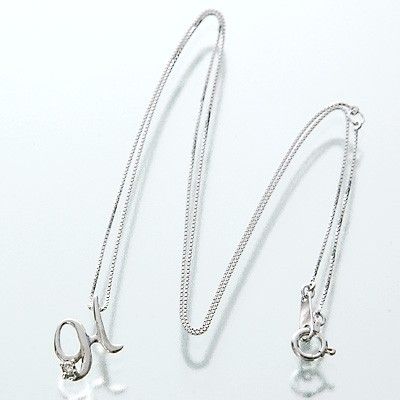 ホワイトゴールドネックレス