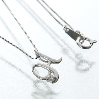 ホワイトゴールドネックレス