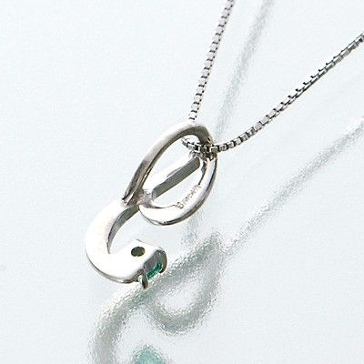 ホワイトゴールドネックレス