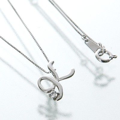 ホワイトゴールドネックレス