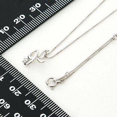 ホワイトゴールドネックレス