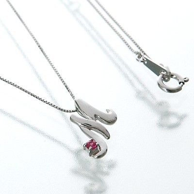 ホワイトゴールドネックレス