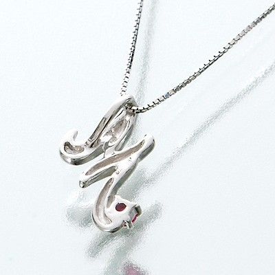 ホワイトゴールドネックレス