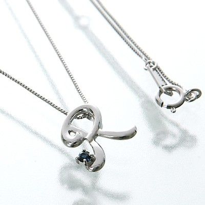 ホワイトゴールドネックレス