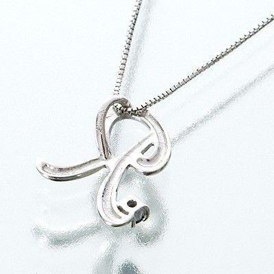 ホワイトゴールドネックレス