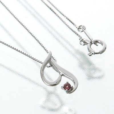 ホワイトゴールドネックレス