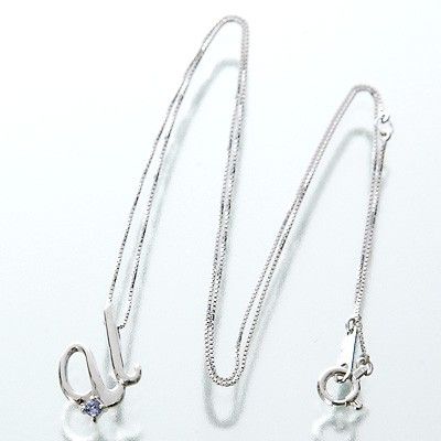 ホワイトゴールドネックレス