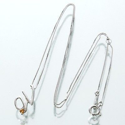 ホワイトゴールドネックレス