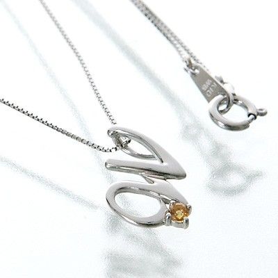 ホワイトゴールドネックレス