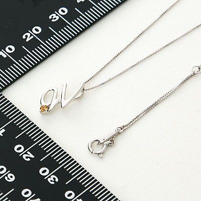 ホワイトゴールドネックレス