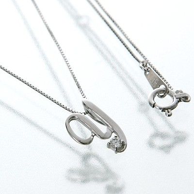 ホワイトゴールドネックレス