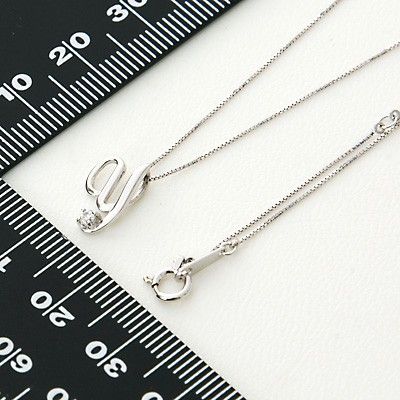 ホワイトゴールドネックレス