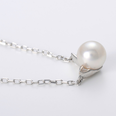 ホワイトゴールドネックレス