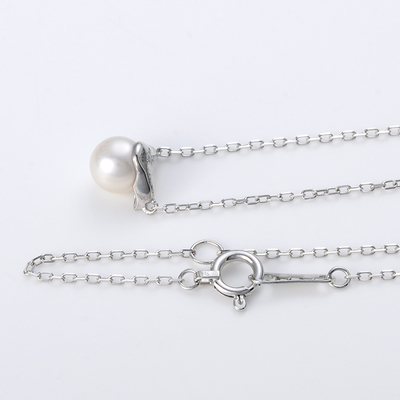 ホワイトゴールドネックレス