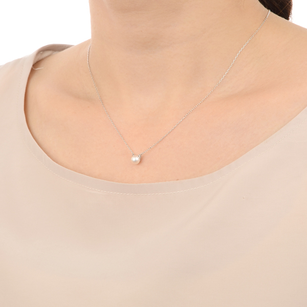 ホワイトゴールドネックレス