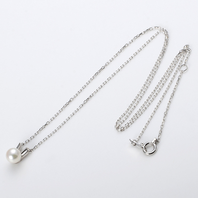 ホワイトゴールドネックレス