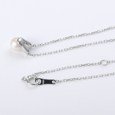 ホワイトゴールドネックレス