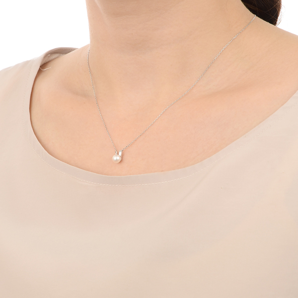 ホワイトゴールドネックレス