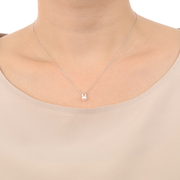 ホワイトゴールドネックレス