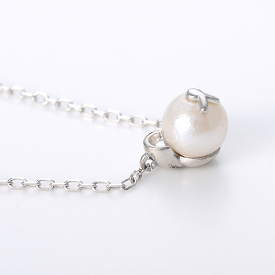 ホワイトゴールドネックレス