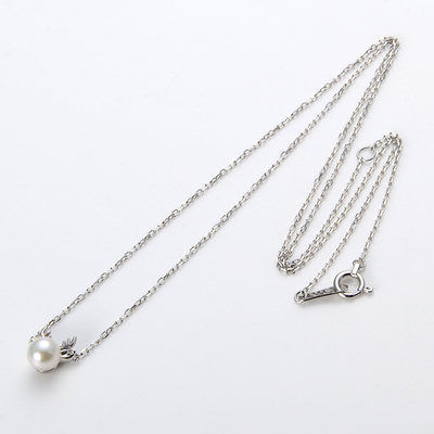 ホワイトゴールドネックレス