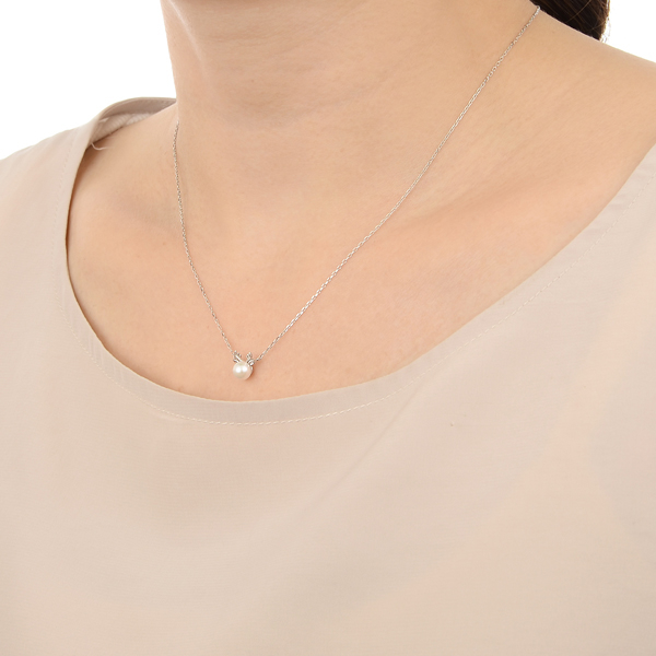 ホワイトゴールドネックレス