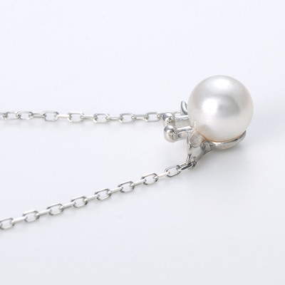 ホワイトゴールドネックレス