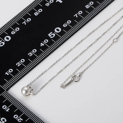 ホワイトゴールドネックレス