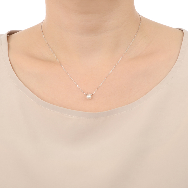 ホワイトゴールドネックレス