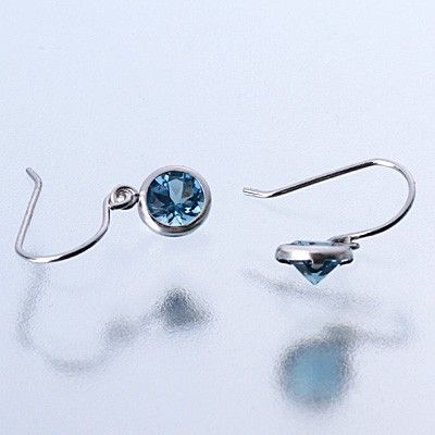 ホワイトゴールドフックピアス