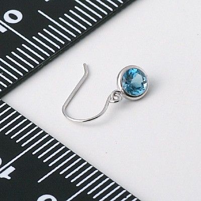 ホワイトゴールドフックピアス