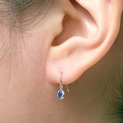 ホワイトゴールドフックピアス