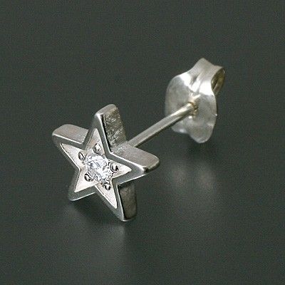 シルバースタッドピアス