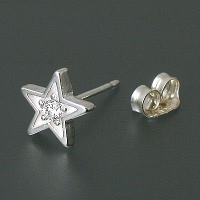 シルバースタッドピアス