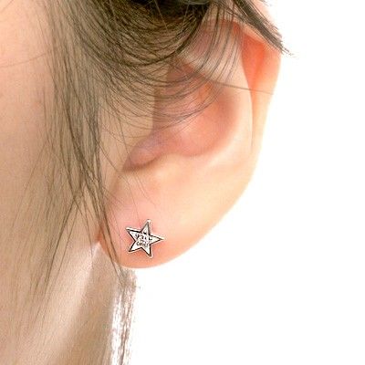 シルバースタッドピアス